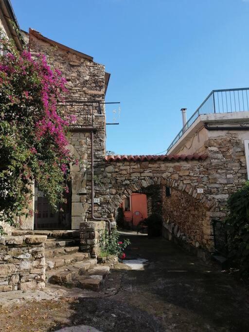 Studio Pietra E Charme Diano San Pietro Exterior foto